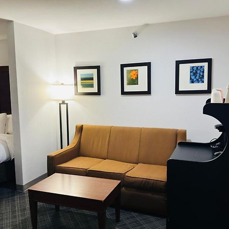 Comfort Suites Plymouth Near Us-30 Екстериор снимка