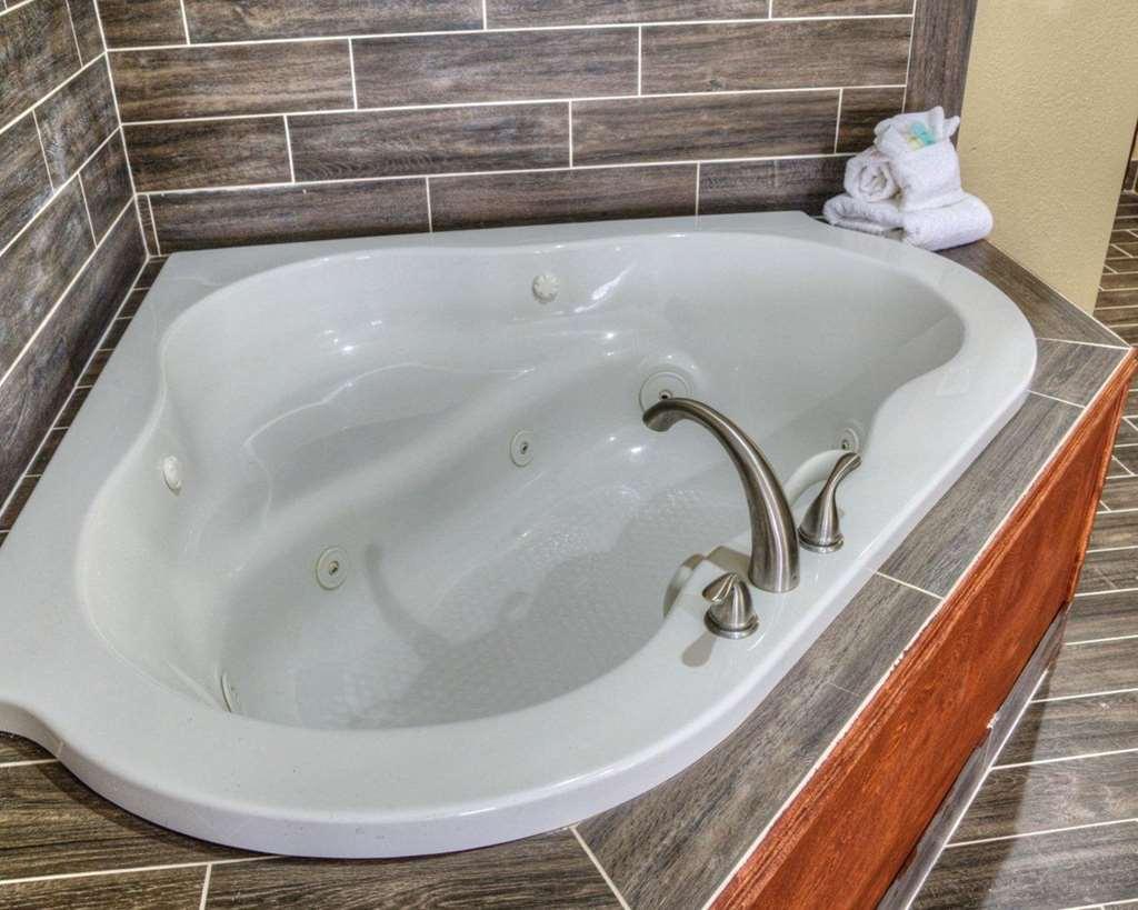 Comfort Suites Plymouth Near Us-30 Стая снимка