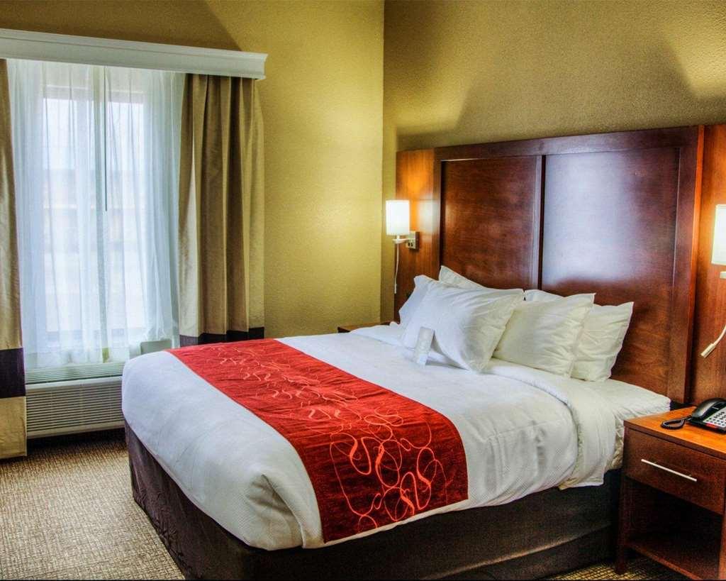 Comfort Suites Plymouth Near Us-30 Стая снимка