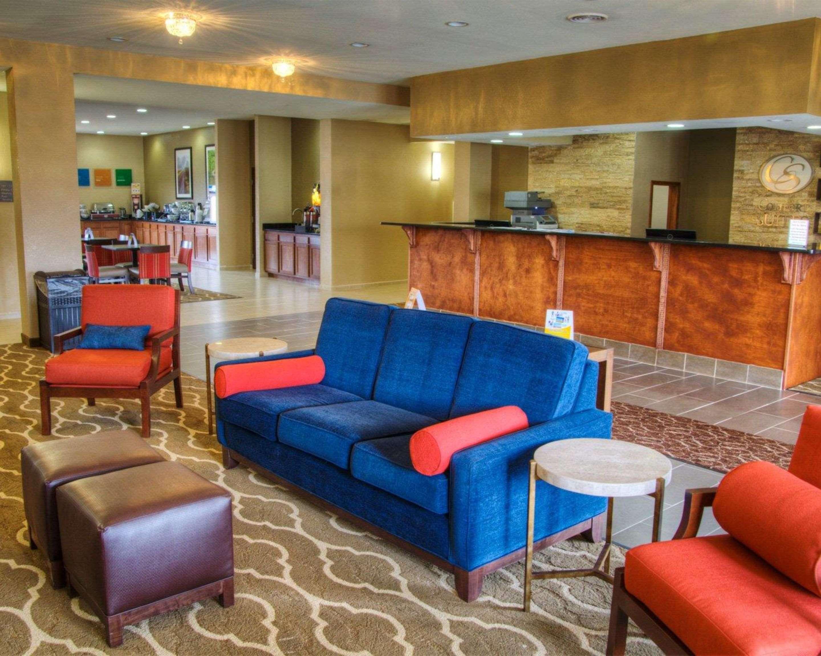 Comfort Suites Plymouth Near Us-30 Екстериор снимка