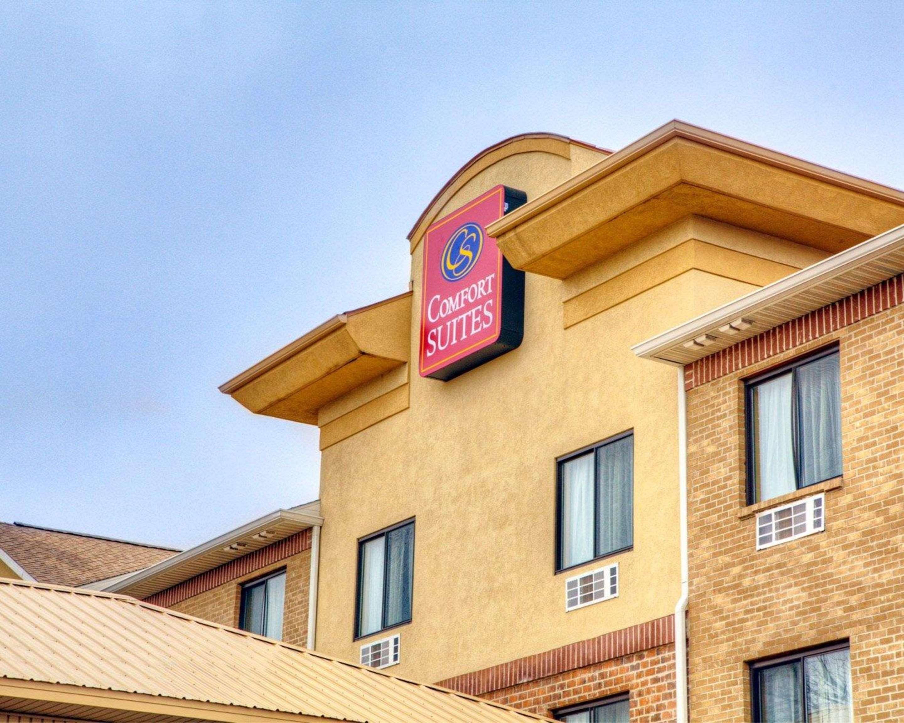 Comfort Suites Plymouth Near Us-30 Екстериор снимка