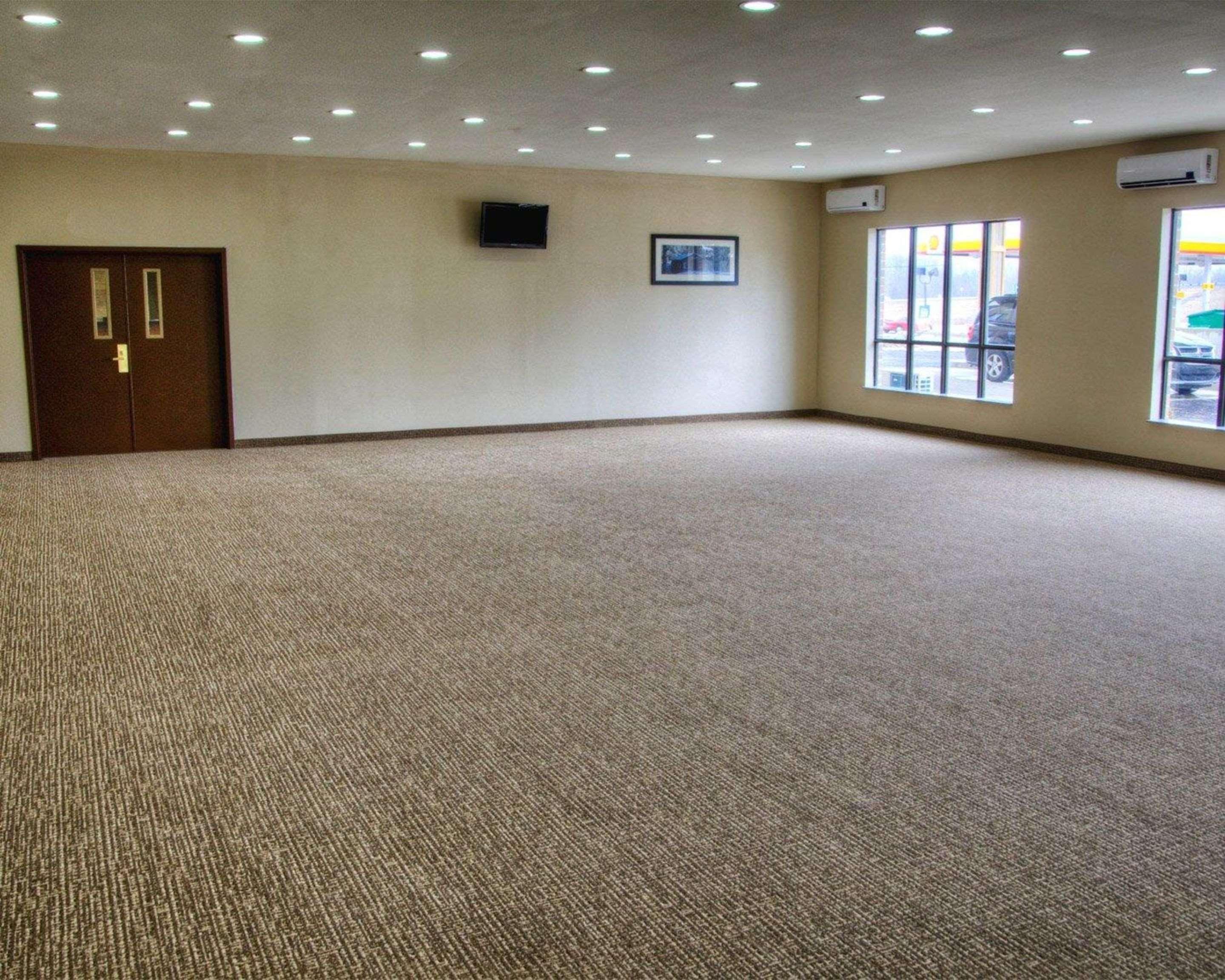 Comfort Suites Plymouth Near Us-30 Екстериор снимка