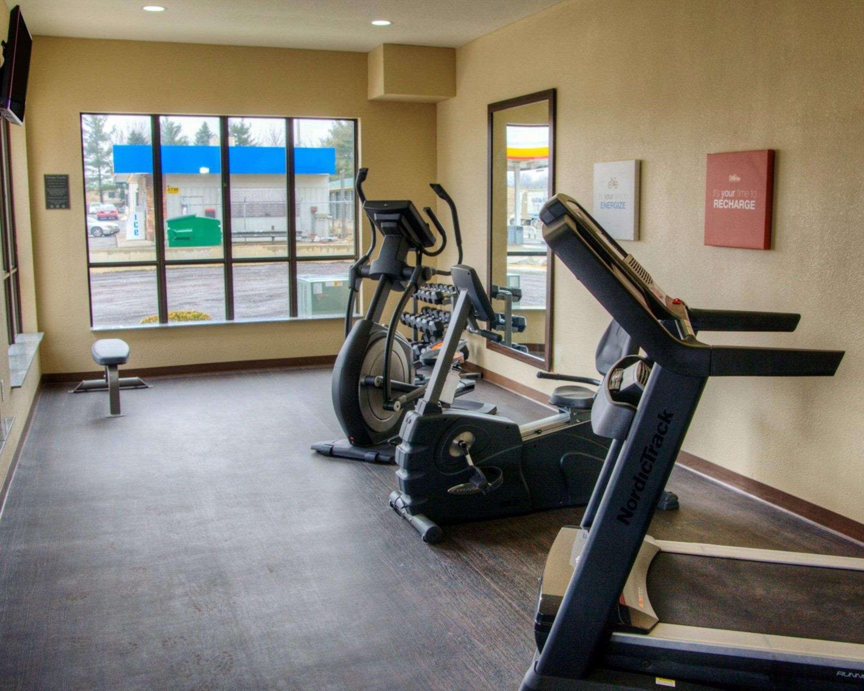 Comfort Suites Plymouth Near Us-30 Екстериор снимка