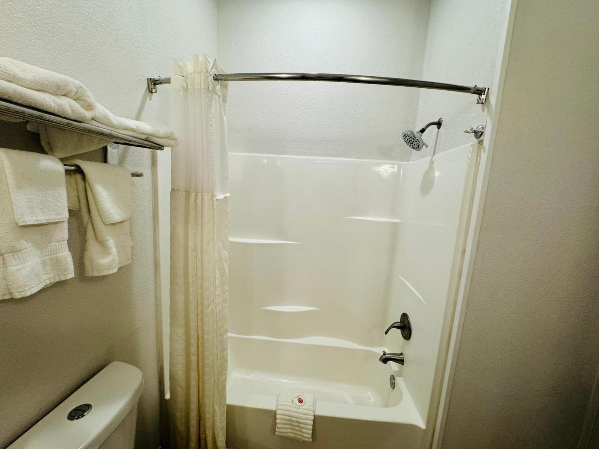 Comfort Suites Plymouth Near Us-30 Екстериор снимка