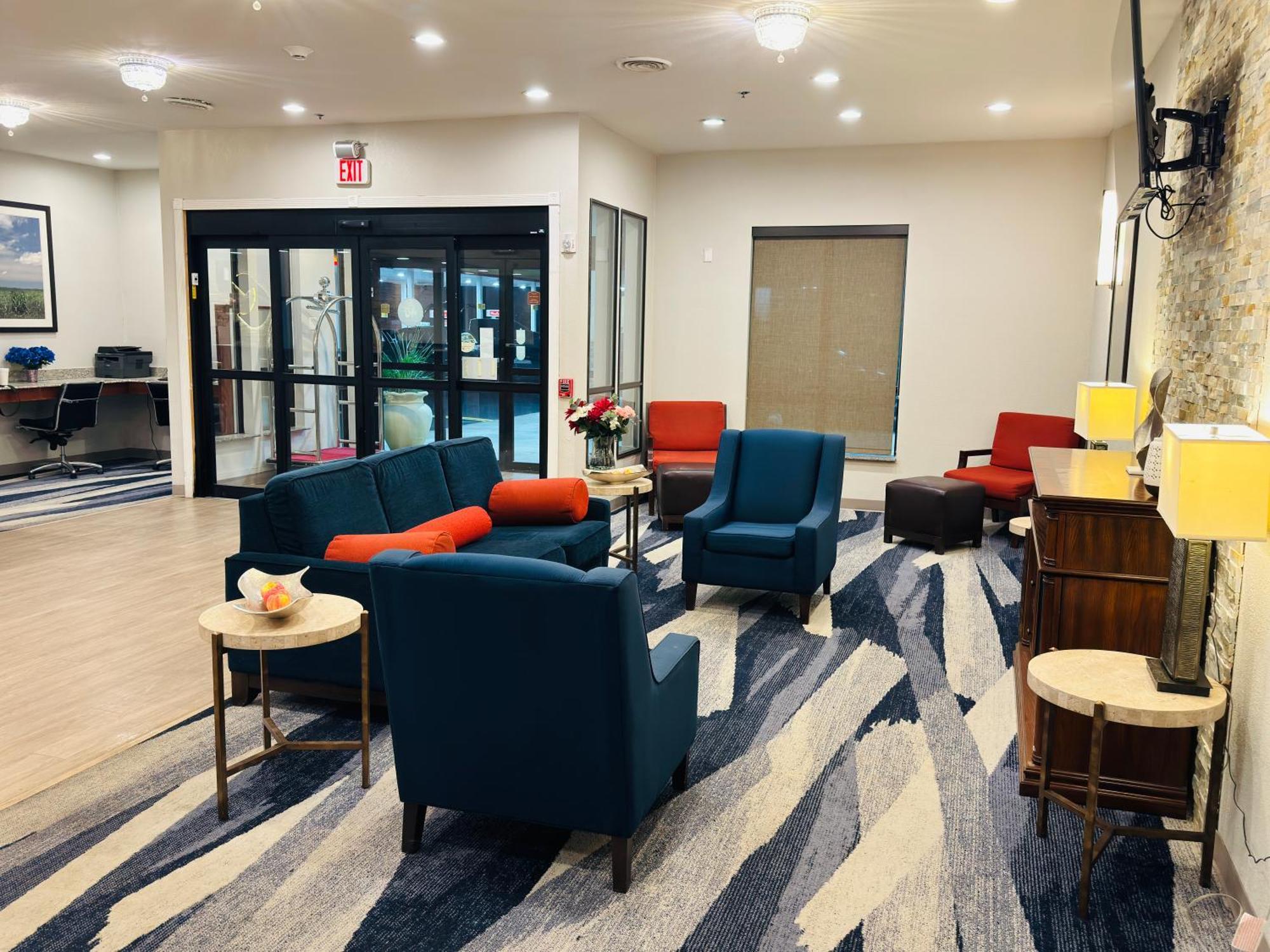 Comfort Suites Plymouth Near Us-30 Екстериор снимка