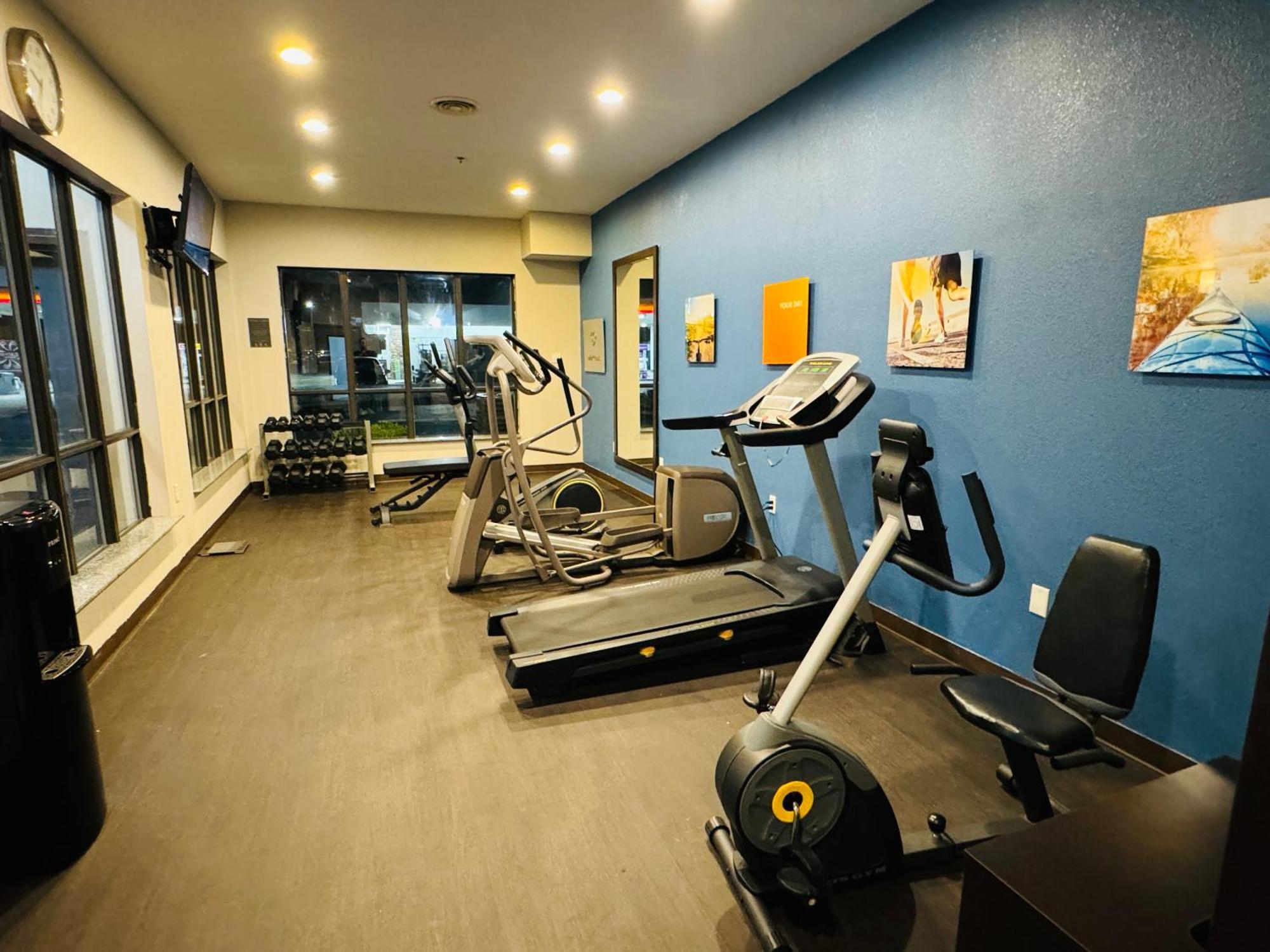 Comfort Suites Plymouth Near Us-30 Екстериор снимка