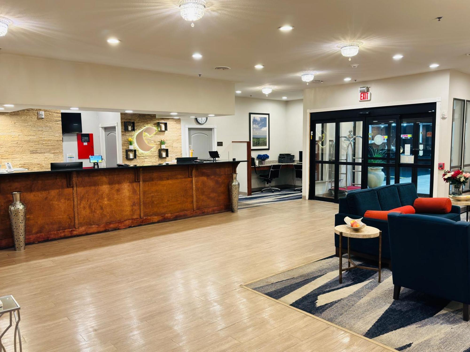 Comfort Suites Plymouth Near Us-30 Екстериор снимка